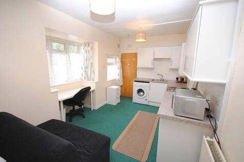 1-bed house on Herrick Road, Loughborough, £585/mo