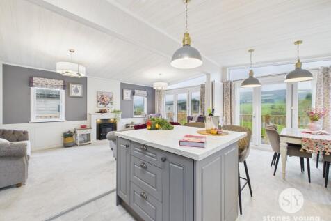 Kitchen / Living Area