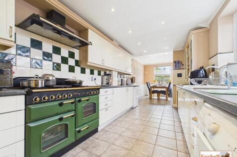Kitchen / Breakfast Room
