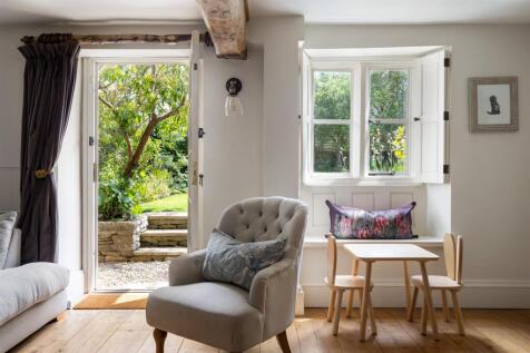 18 - Church Cottage - GL7 5HX - Web.jpg