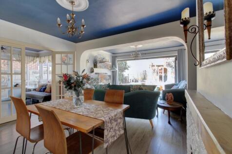 Lindsey Crescent - Matt Clinton EweMove Kenilworth