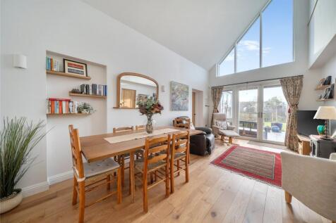 Sitting/Dining Room