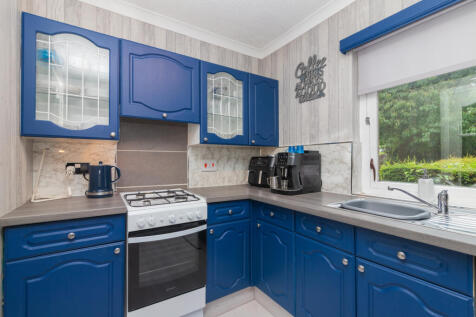 24 south park drive Paisley L-3