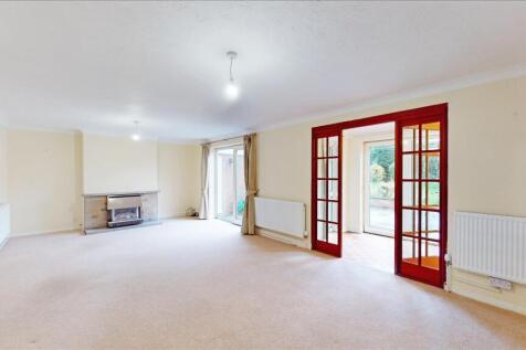 Clarkefields 25 Living Room.jpg