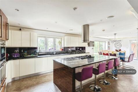 Broxhill Road, Romford, RM4 photo 5