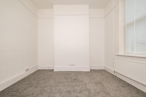 SELDEN BEDROOM