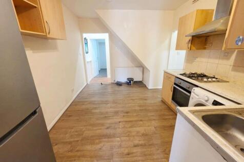 Stokes Road, East Ham, Newham, London photo 4