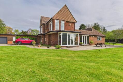 CAM02119G0-PR0573-STILL006