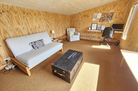 Studio Cabin (2).jpg