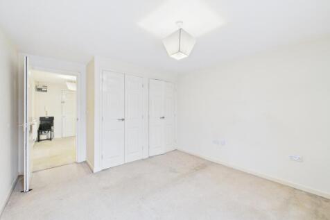 CAM01721G0-PR0107-STILL005