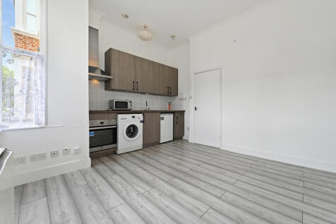 AHCS - Flat 1, 53 Blenheim Gardens - Reception9 (1