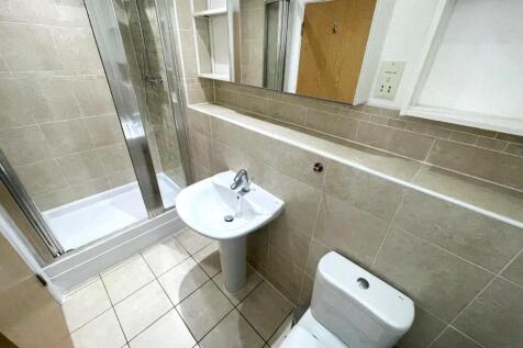 SHOWER ROOM.jpg