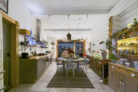 The Log House, 3 ...