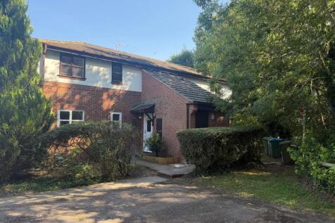 1-bed flat on Oat Close, Aylesbury, Buckinghamshire, £900/mo