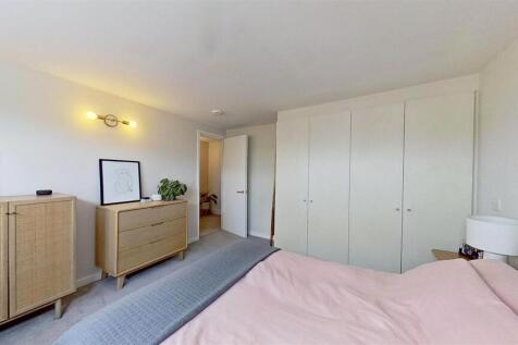 Earlsfield-Road-Earlsfield-SW18-04082025_183905.jp