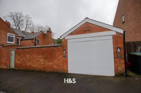 212 Alcester Road - garage.jpg
