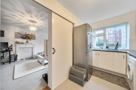 Kitchen through to Living Room - Rookfield Avenue 