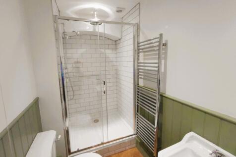 Bedroom 2 Ensuite