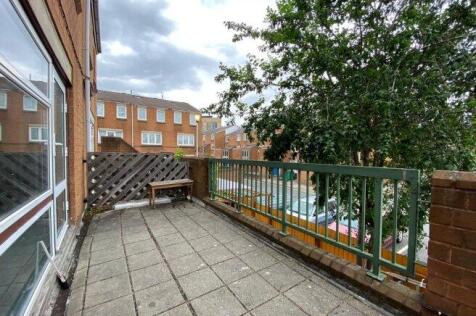 room-4-32-thornbury-close-n16-8ux-1064450