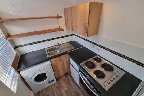 Flat 3 8 Kingsmead Kitchen.jpg