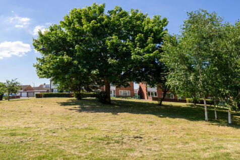 Ruskin Walk, Bicester, Oxfordshire photo 4