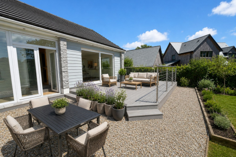 external decking - Furniture staged