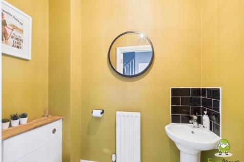 EweMove Basingstoke Estate Agents 21 Gaiger Avenue