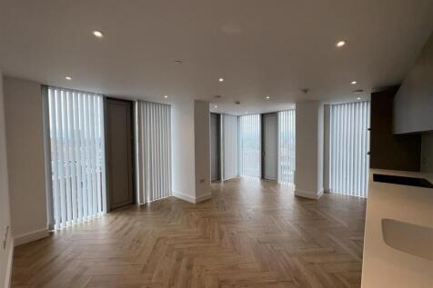 2-bed flat on Port Street, Manchester, £2,000/mo