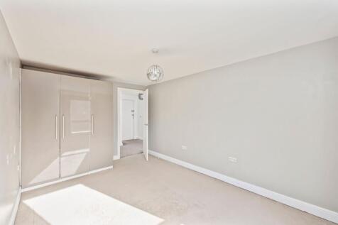 Commonwealth Drive, Nokes Court, RH10 photo 3