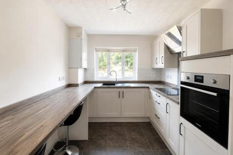 Kitchen (2).jpeg