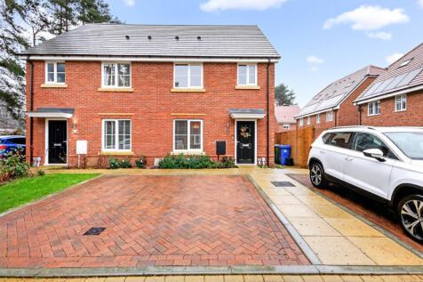 Wokingham, RG40 - property photo