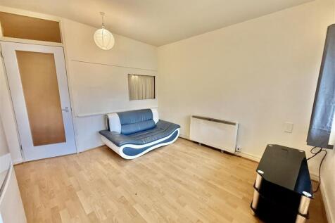 Moorside Court, Newcastle Upon Tyne photo 4