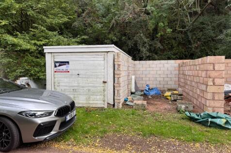  oiro£20k per garage