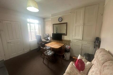 Albert Road, Wellingborough, NN8 photo 4