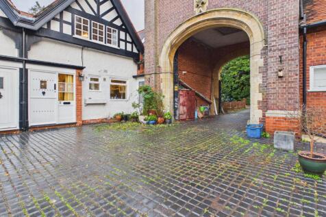 2 Bedroom House in RG8 8HN