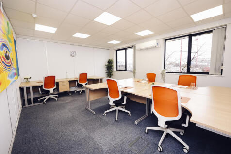 6 person office to let