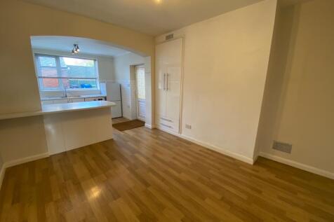 East Bank View, Chesterfield, S41 photo 3