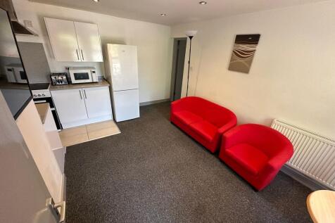Flat 2 - 4 Hobson Road, Selly Park, West Midlands, B29 photo 4