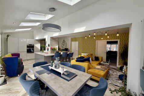 Kitchen Family Room