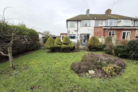 Carr Road, Northolt, Ealing photo 3