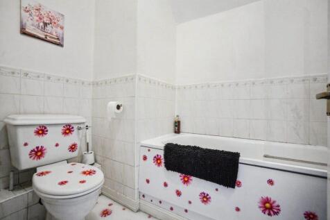 Oxden Court - Bathroom