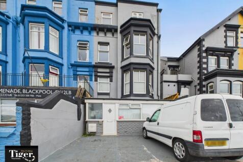 CAM02176G0-PR0656...