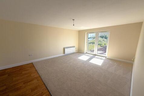 Bright and airy lounge with Juliet balcony....