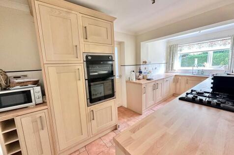 IMG-20250925-WA00...