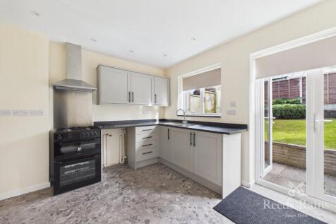 Peveril Gardens, New Mills, Newtown, Disley, SK12 photo 3