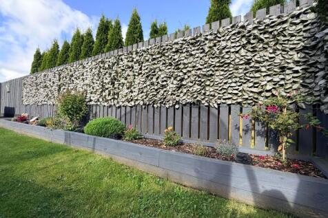 Feature Raised Flowerbeds