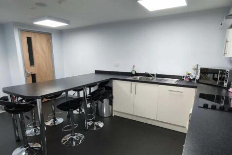 COMMUNAL KITCHEN