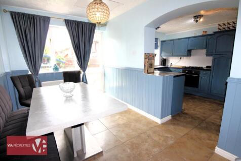 12 Church View Broxbourne EN10 7AB via properties estate letting