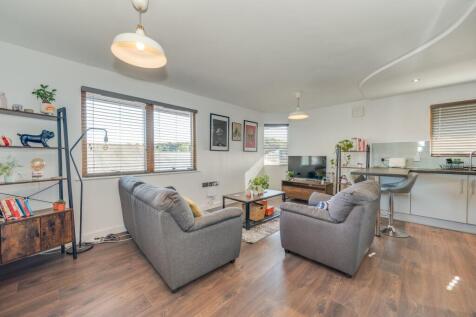 OPEN PLAN KITCHEN/DINER AND LIVING ROOM