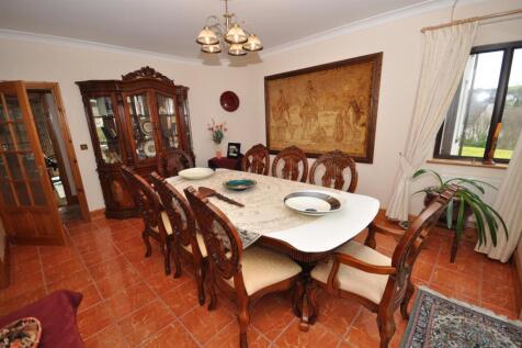 Kitchen / Dining Family room